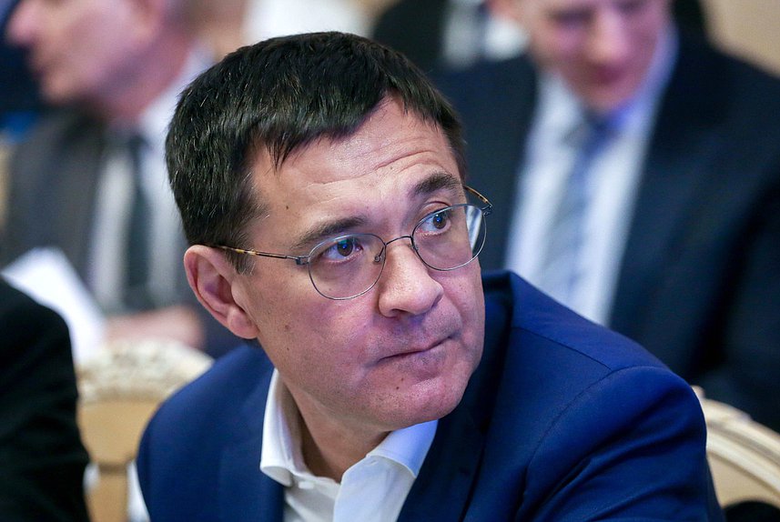 Первый заместитель Председателя Комитета по энергетике Валерий Селезнев