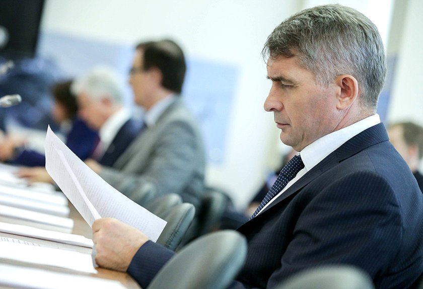 Член Комитета по экономической политике, промышленности, инновационному развитию и предпринимательству Олег Николаев