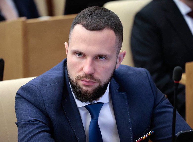 Член Комитета по промышленности и торговле Алексей Золотарев