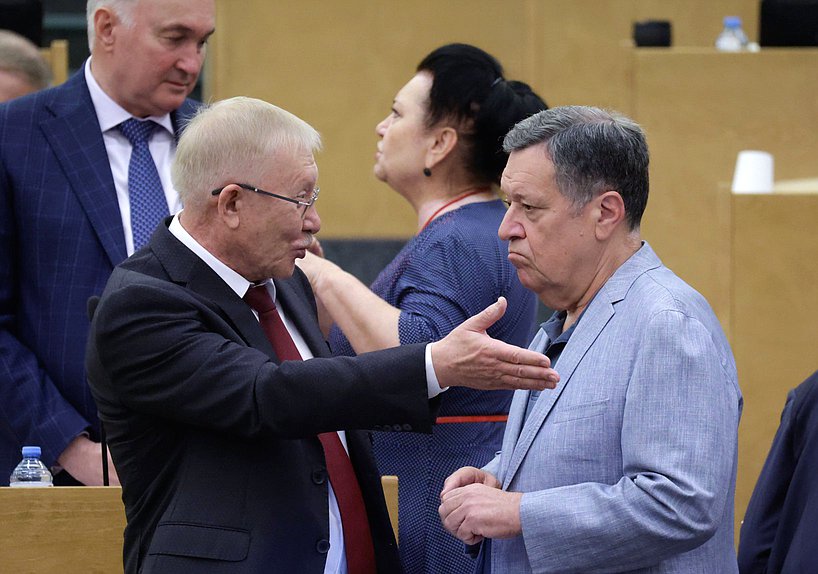 Председатель Комитета по контролю Олег Морозов и Председатель Комитета по бюджету и налогам Андрей Макаров