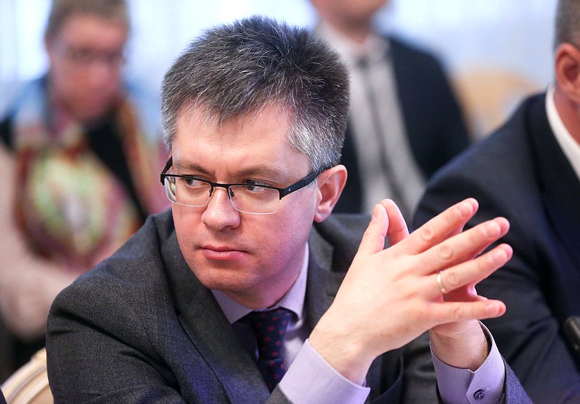 Заместитель Председателя Комитета по энергетике Дмитрий Исламов