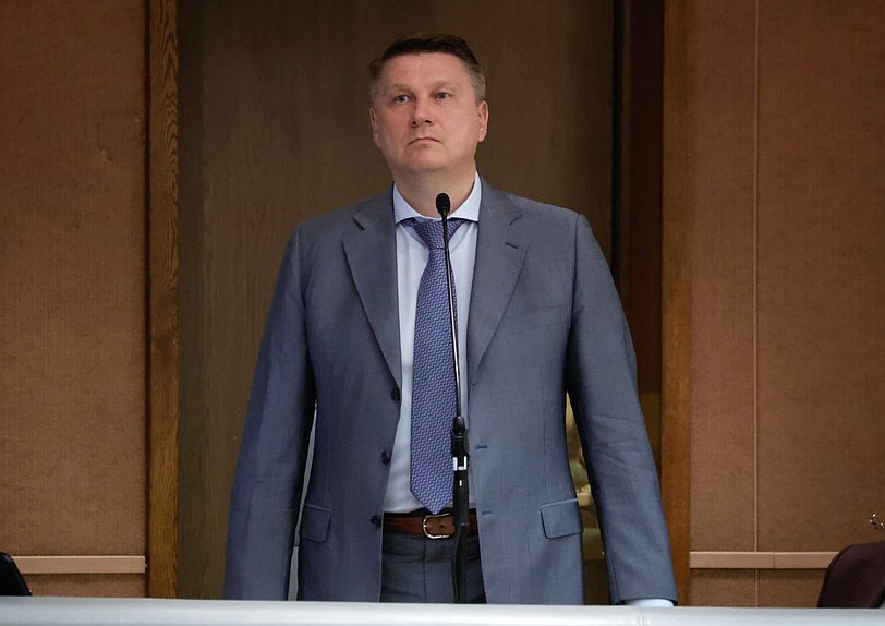Полномочный представитель Правительства РФ в Государственной Думе Александр Синенко