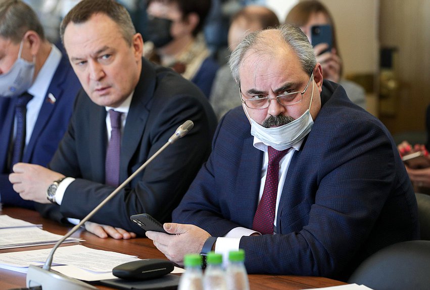 Член Комитета по экономической политике, промышленности, инновационному развитию и предпринимательству Алексей Веллер