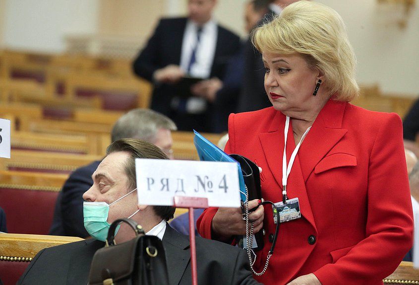 Председатель Комитета по вопросам семьи, женщин и детей Нина Останина