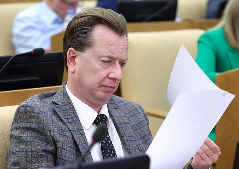 Первый заместитель Председателя Комитета по экологии, природным ресурсам и охране окружающей среды Владимир Бурматов