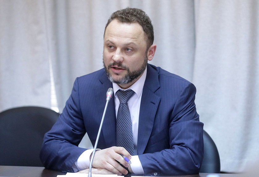Первый заместитель Председателя Комитета по транспорту и развитию транспортной инфраструктуры Павел Федяев