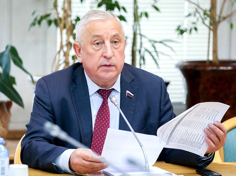Председатель Комитета по региональной политике, проблемам Севера и Дальнего Востока Николай Харитонов