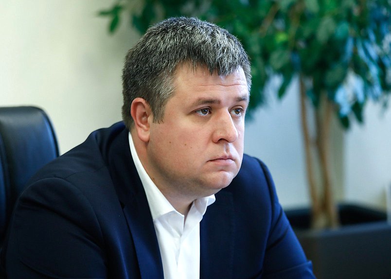 Заместитель Председателя Комитета по молодежной политике Александр Толмачев