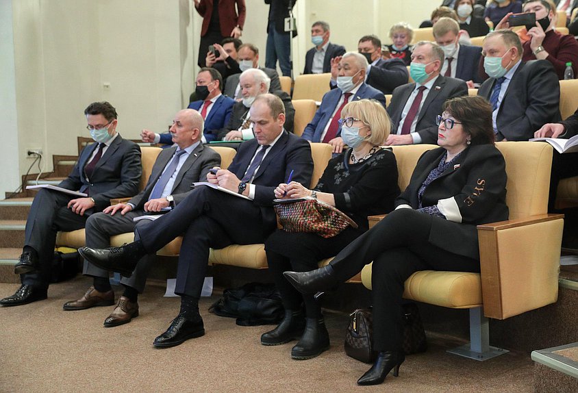 Парламентские слушания на тему «Совершенствование правового механизма государственного регулирования ценообразования на продовольственные товары первой необходимости»