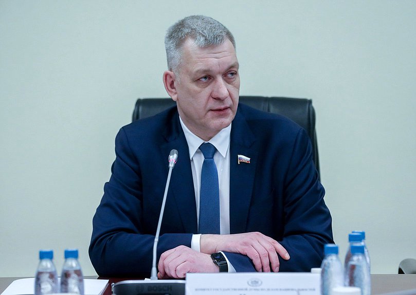 Председатель Комитета по делам национальностей Владимир Иванов