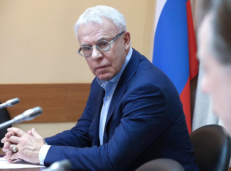 Первый заместитель Председателя Комитета по экологии, природным ресурсам и охране окружающей среды Вячеслав Фетисов