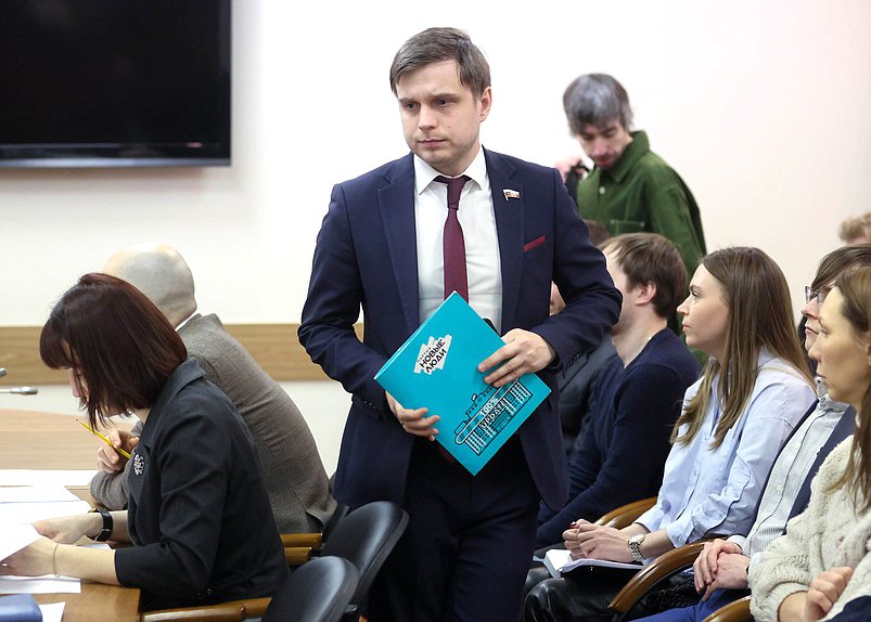 Первый заместитель Председателя Комитета по информационной политике, информационным технологиям и связи Антон Ткачев