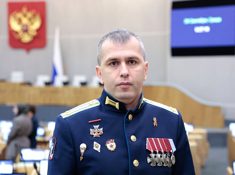 Член фракции "Единая Россия" Магомед Валихов