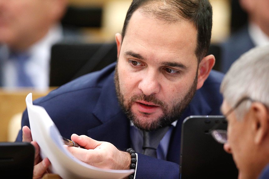 Первый заместитель Председателя Комитета по науке и высшему образованию Александр Мажуга