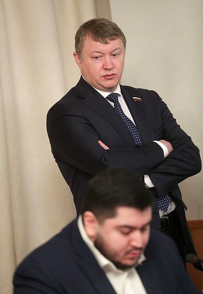 Заместитель Председателя Комитета по экологии, природным ресурсам и охране окружающей среды Евгений Марков