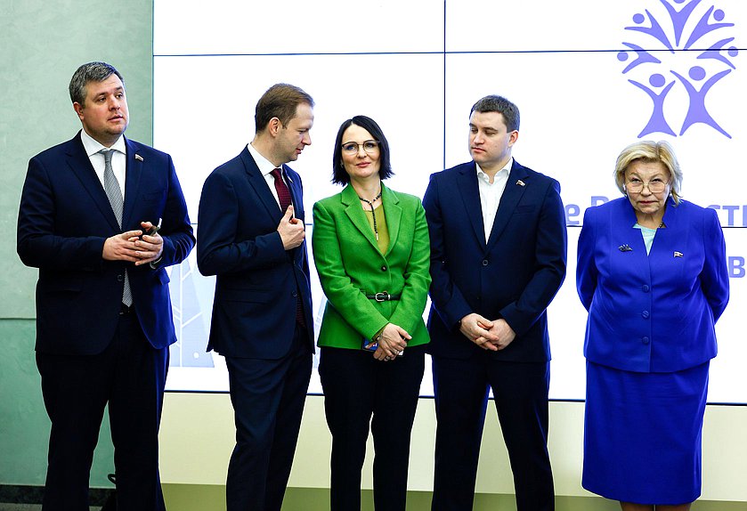 Открытие выставки детских рисунков «Светлое Рождество: детские образы веры и надежды»