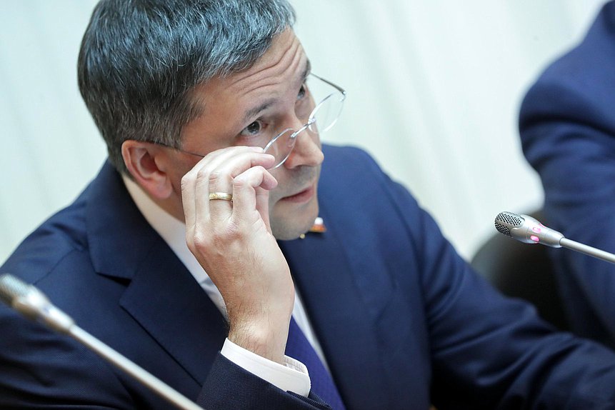 Председатель Комитета по экологии, природным ресурсам и охране окружающей среды Дмитрий Кобылкин