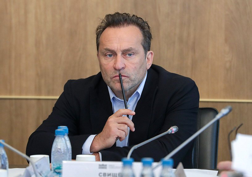 Председатель Комитета по физической культуре и спорту Дмитрий Свищев