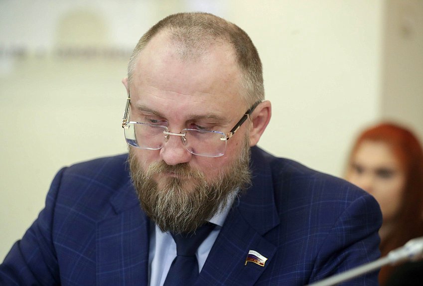 Заместитель Председателя Комитета по физической культуре и спорту Сергей Бурлаков