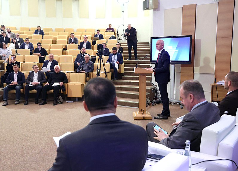 Председатель Комитета по физической культуре и спорту Олег Матыцин