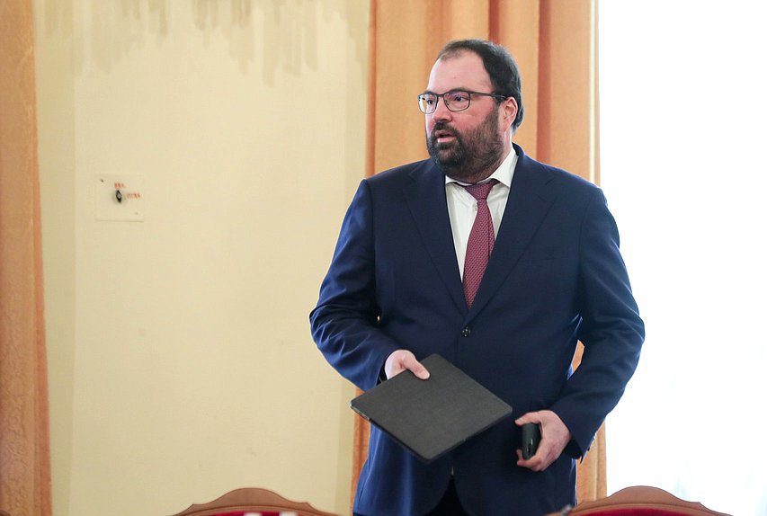 Министр цифрового развития, связи и массовых коммуникаций РФ Максут Шадаев