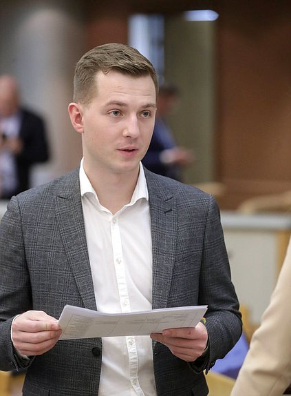 Председатель Комитета по молодежной политике Артем Метелев