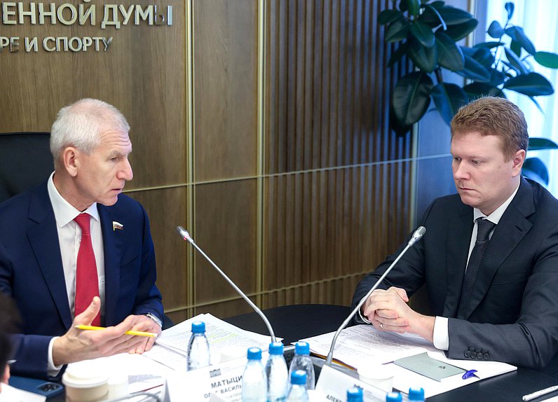 Председатель Комитета по физической культуре и спорту Олег Матыцин и Статс-секретарь — заместитель Министра спорта РФ Александр Никитин