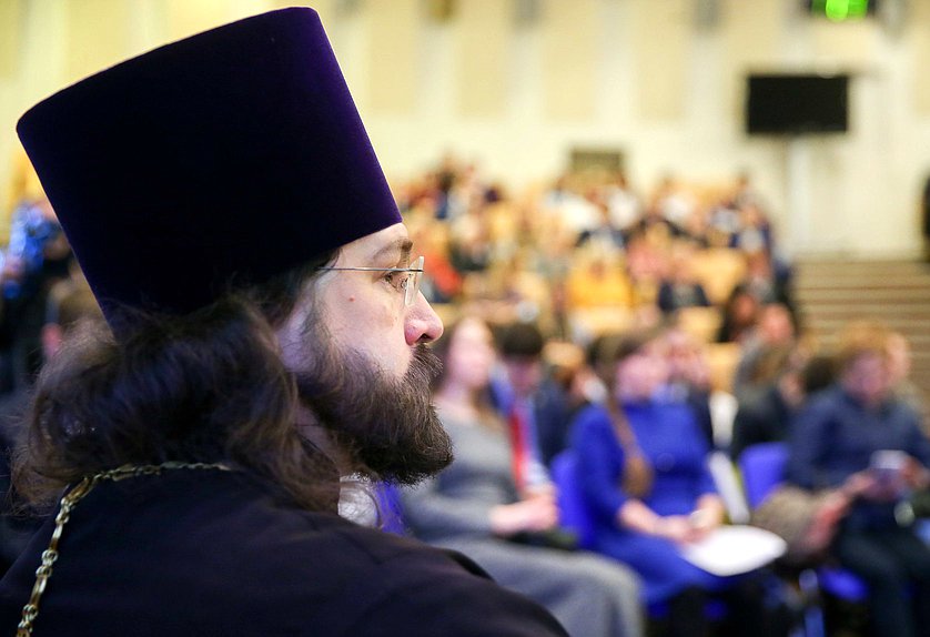 Круглый стол на тему «Проблемы и вызовы современной молодежной политики»