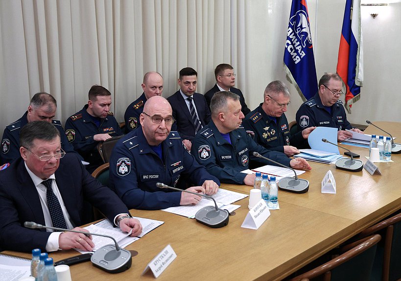 Заседание Комитета по безопасности и противодействию коррупции с участием Министра РФ по делам гражданской обороны, чрезвычайным ситуациям и ликвидации последствий стихийных бедствий Александра Куренкова
