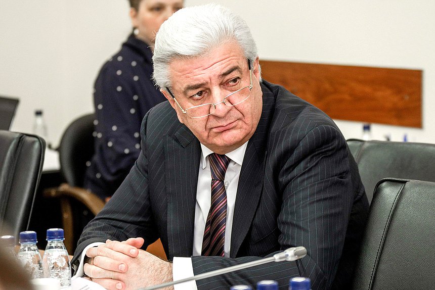 Член Комитета по энергетике Заур Геккиев