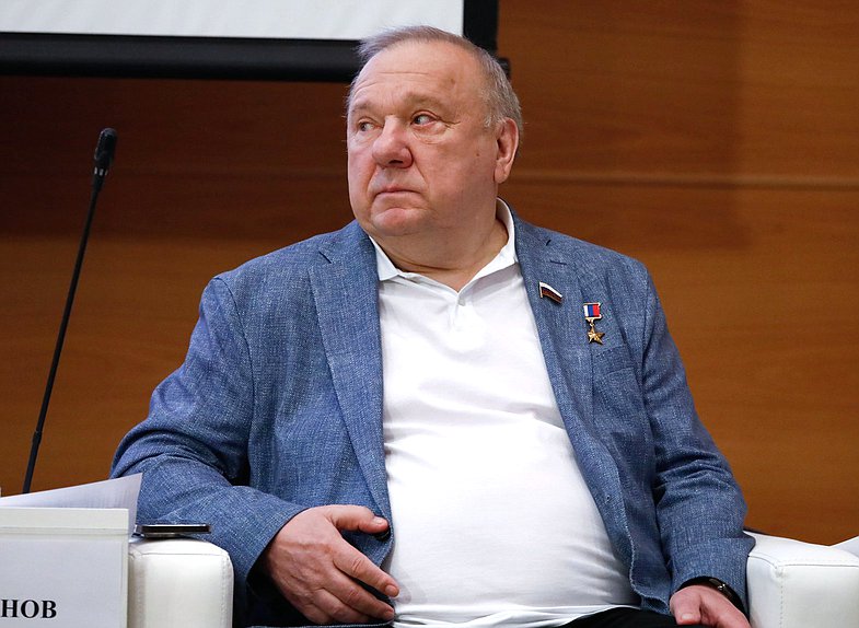Заместитель Председателя Комитета по развитию гражданского общества, вопросам общественных и религиозных объединений Владимир Шаманов