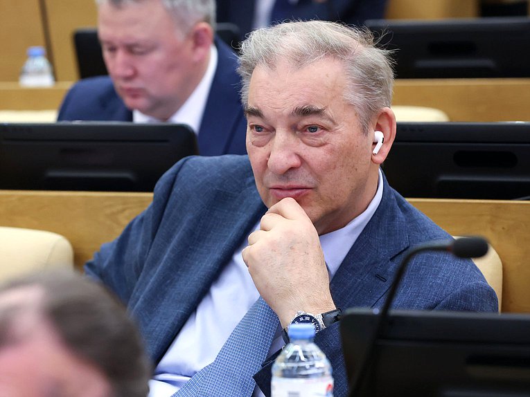 Член Комитета по физической культуре и спорту Владислав Третьяк