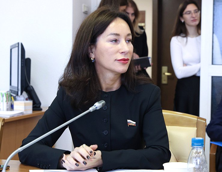 Сенатор РФ Елена Дягилева