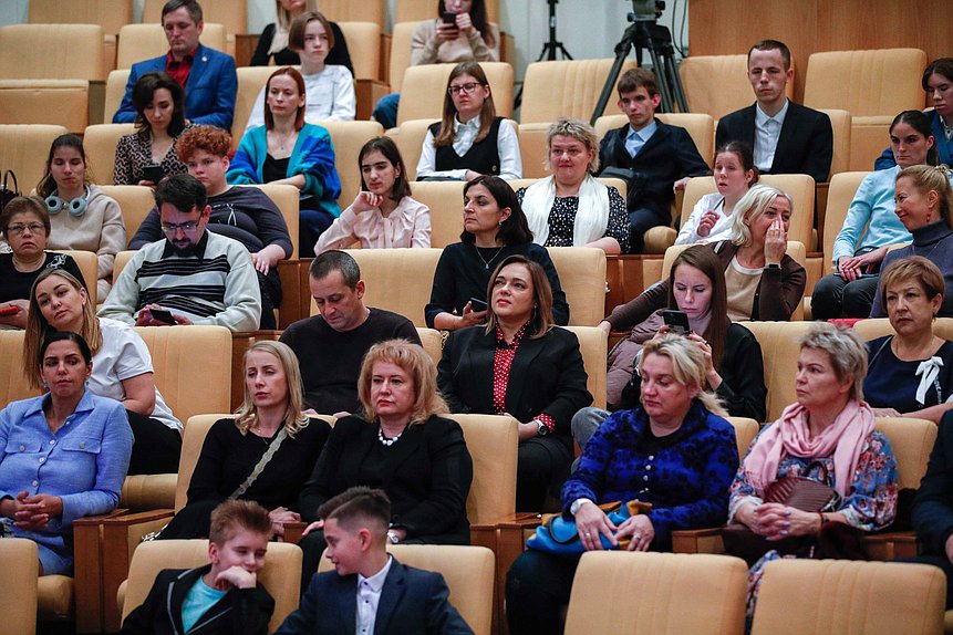 Презентация художественного социального фильма «Недетский дом»