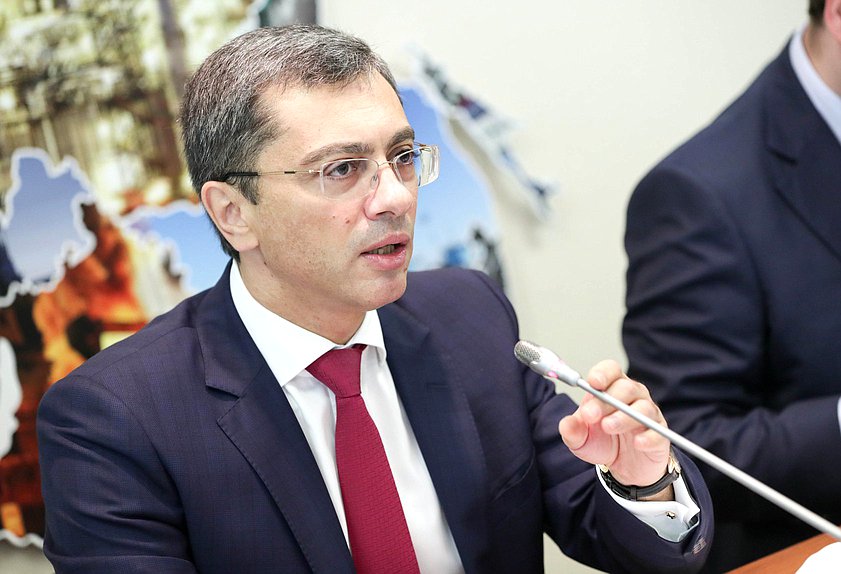 Председатель Комитета по промышленности и торговле Владимир Гутенев