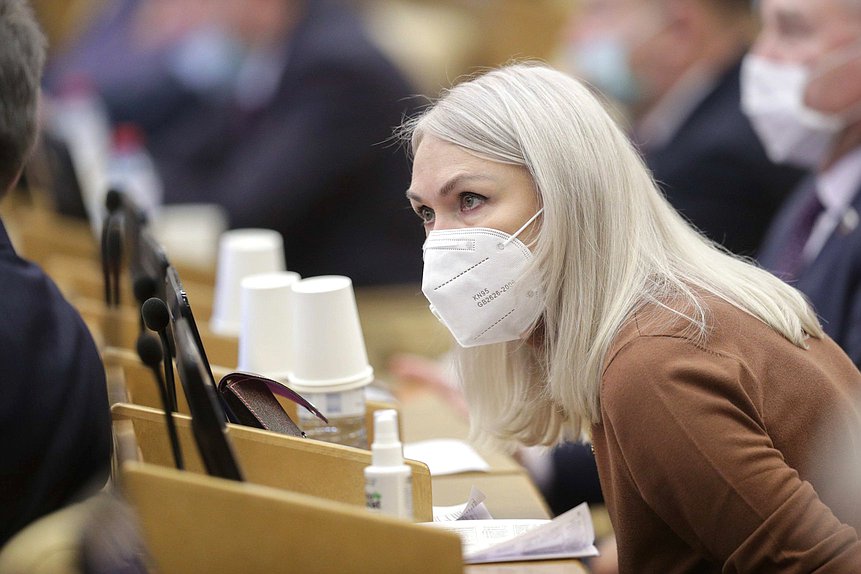 Член Комитета по государственному строительству и законодательству Ирина Белых