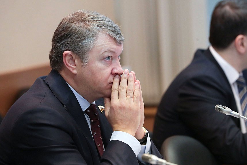 Заместитель Председателя Комитета по экологии, природным ресурсам и охране окружающей среды Евгений Марков