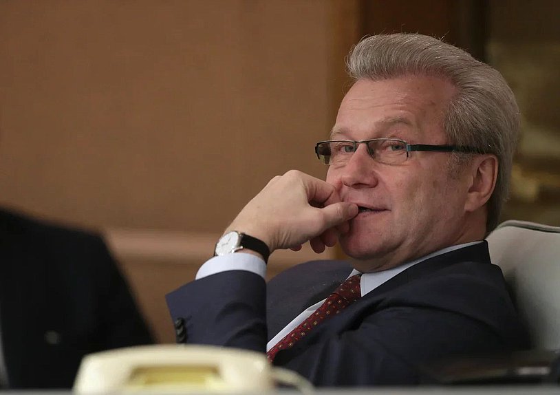 Полномочный представитель Президента РФ в Государственной Думе Гарри Минх