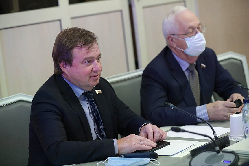 Член Комитета по аграрным вопросам Максим Иванов
