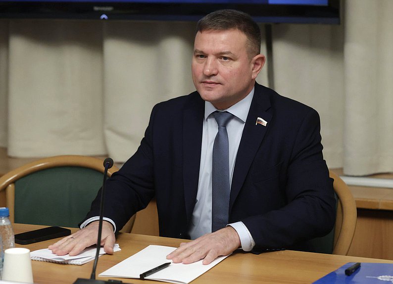 Заместитель Председателя Комитета по промышленности и торговле Александр Дроздов