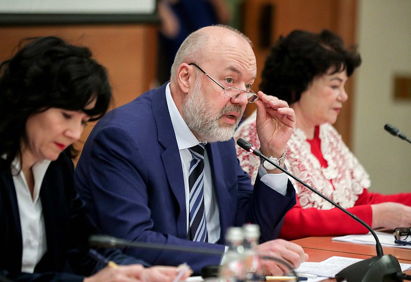 Председатель Комитета по государственному строительству и законодательству Павел Крашенинников