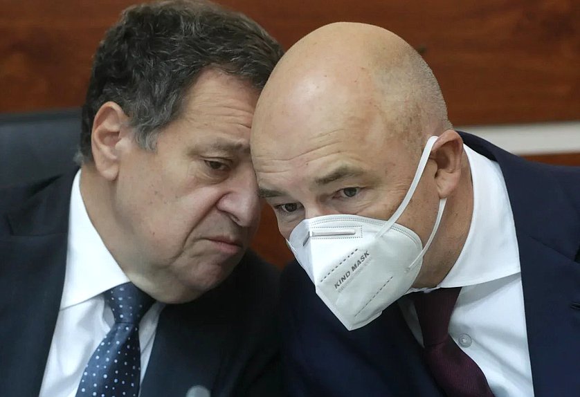 Председатель Комитета по бюджету и налогам Андрей Макаров и Министр финансов РФ Антон Силуанов