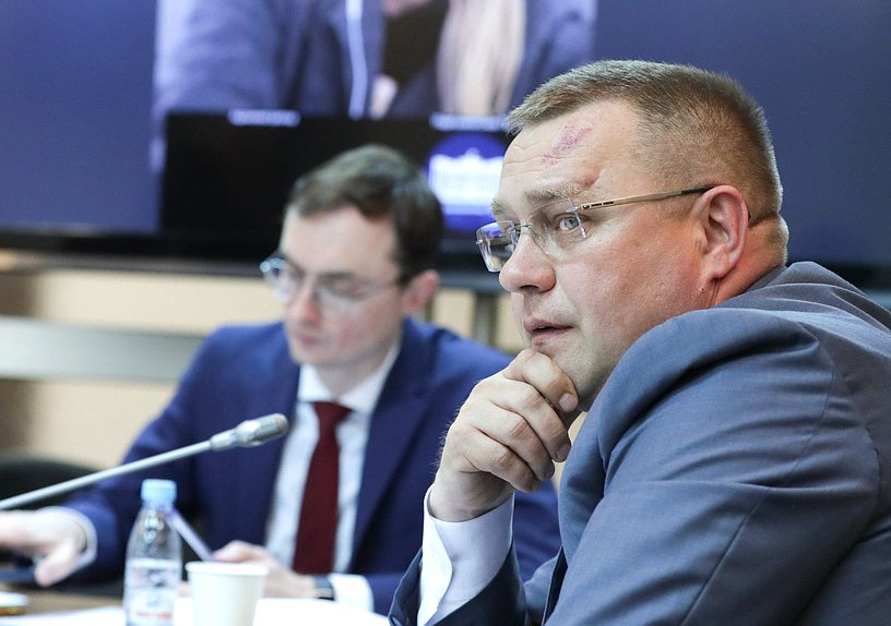 Первый заместитель Комитета по молодежной политике Игорь Кастюкевич