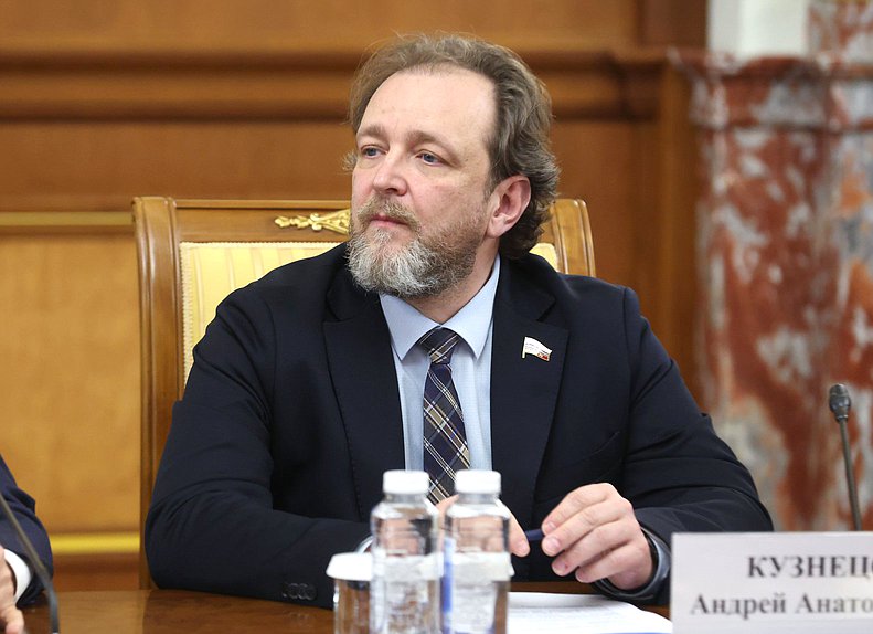 Первый заместитель Председателя Комиссии по Регламенту и обеспечению деятельности Государственной Думы Андрей Кузнецов