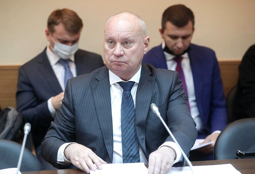 Член Комитета по экологии, природным ресурсам и охране окружающей среды Виталий Лихачев