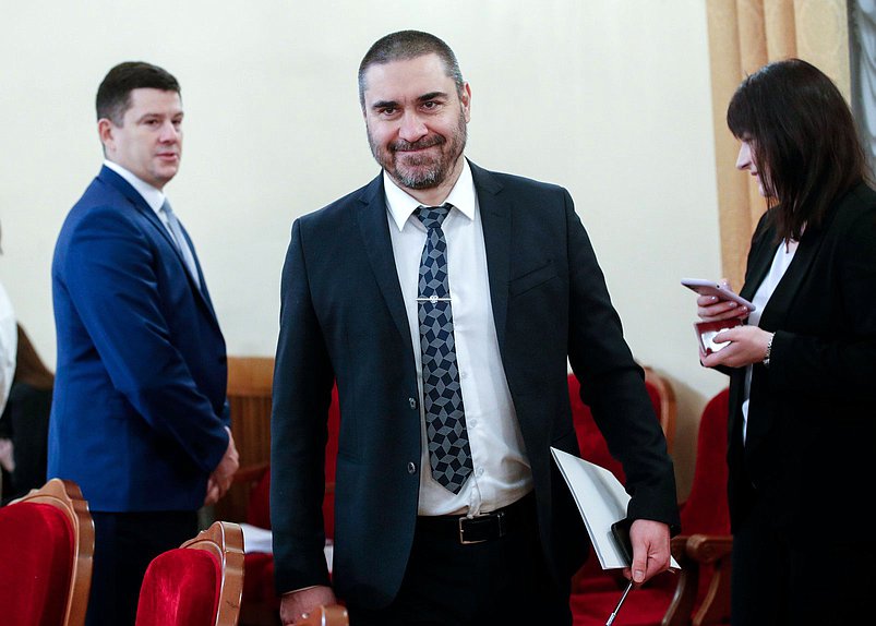 Председатель Комитета по охране здоровья Дмитрий Хубезов