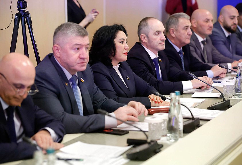 Первое заседание Межпарламентской комиссии по сотрудничеству между Государственной Думой и Парламентом Республики Южная Осетия