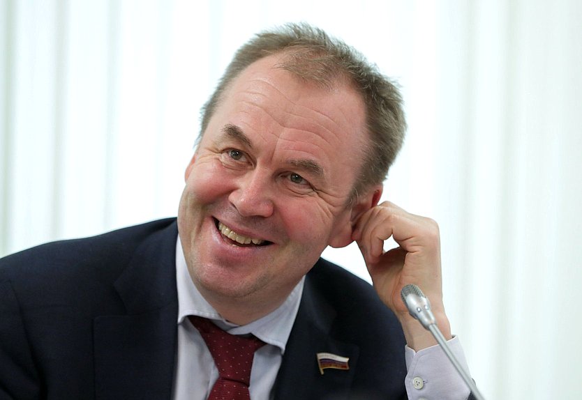 Заместитель Председателя Комитета по экономической политике Станислав Наумов