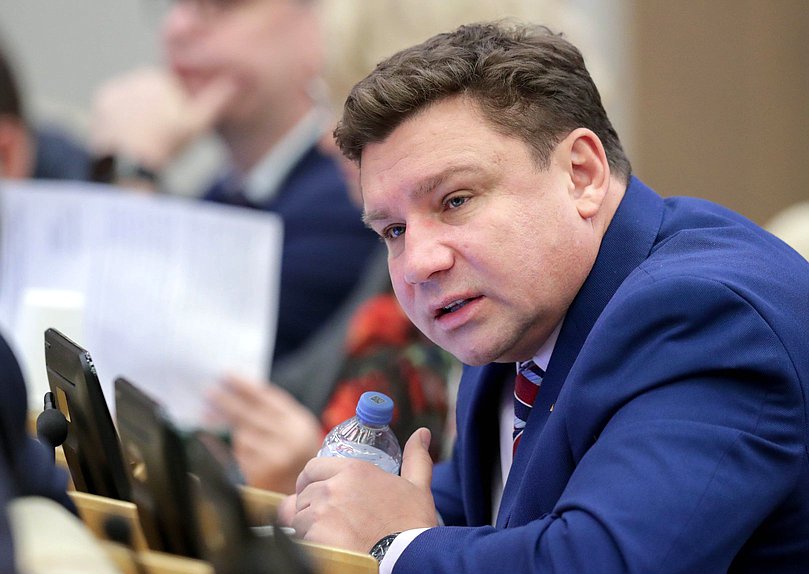 Заместитель председателя Комитета по строительству и жилищно-коммунальному хозяйству Николай Алексеенко
