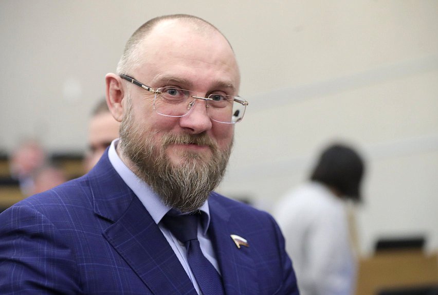 Заместитель Председателя Комитета по физической культуре и спорту Сергей Бурлаков